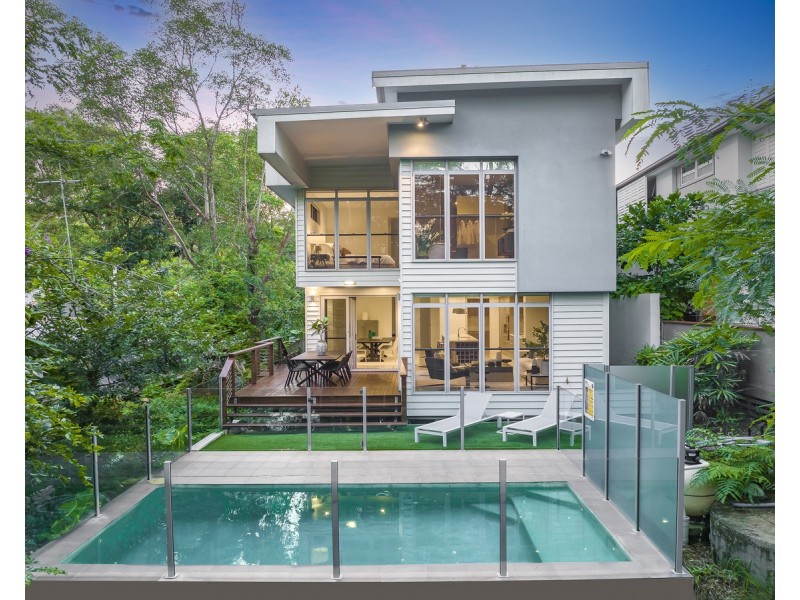 62 Ironside Street, St Lucia QLD 4067