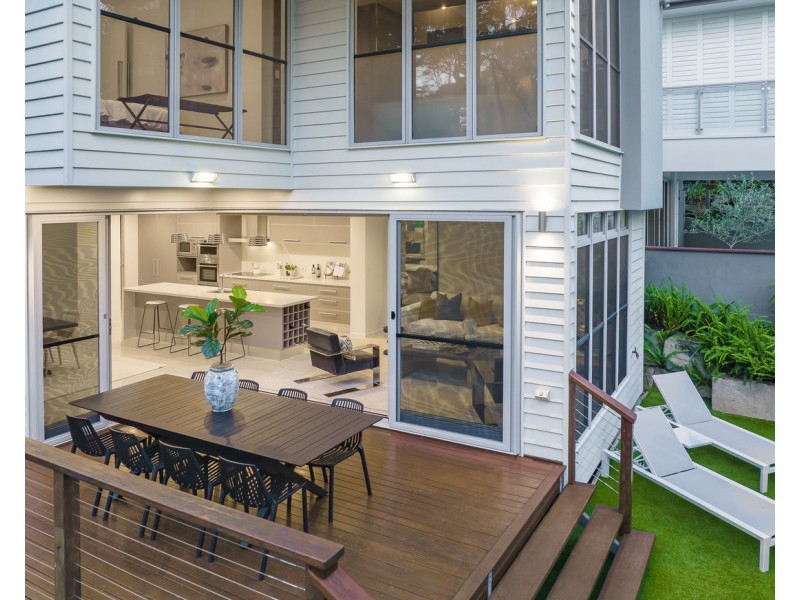 62 Ironside Street, St Lucia QLD 4067