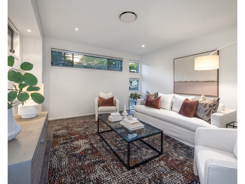 62 Ironside Street, St Lucia QLD 4067