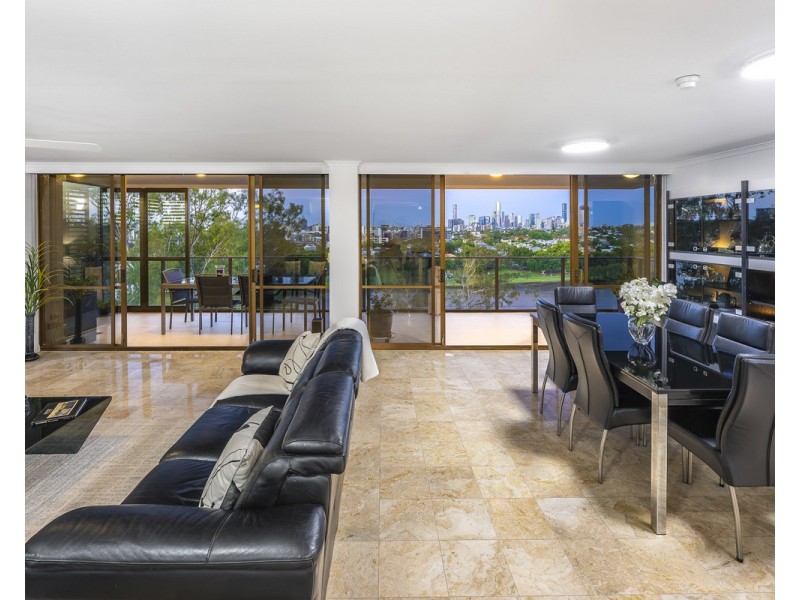 33/58 Sandford Street, St Lucia QLD 4067