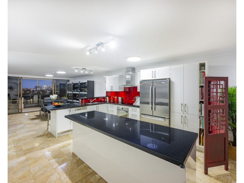 33/58 Sandford Street, St Lucia QLD 4067