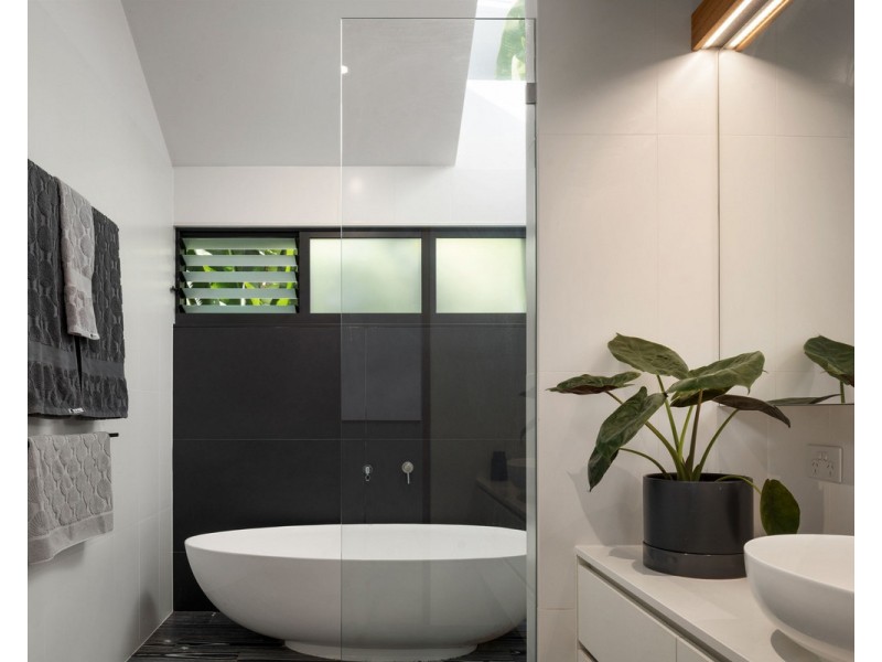 7 Davidson Tce, Teneriffe QLD 4005