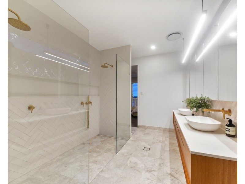 23 Southerden Avenue, Grange QLD 4051