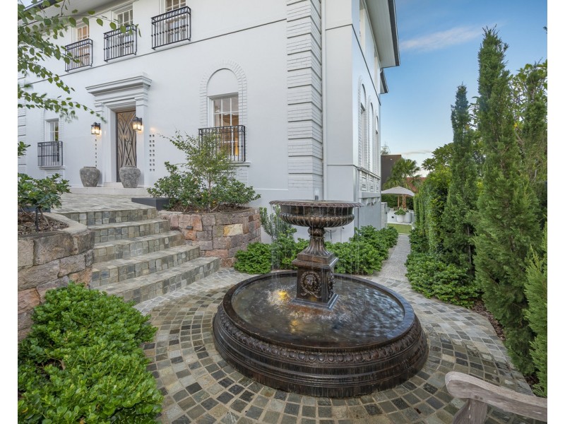 84 Markwell Street, Hamilton QLD 4007