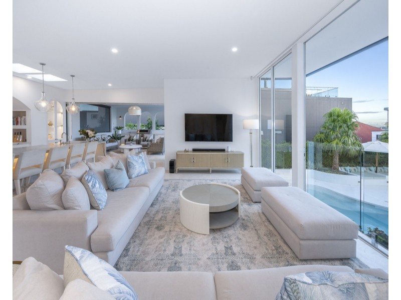 84 Markwell Street, Hamilton QLD 4007