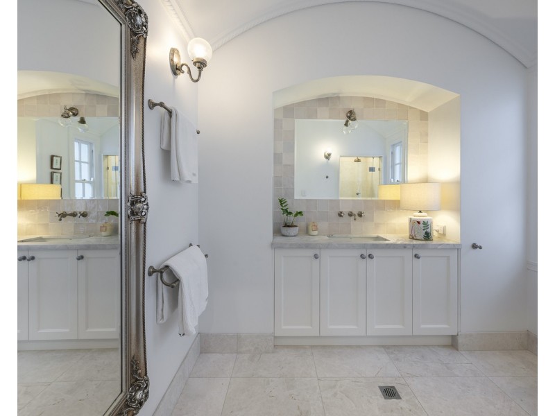 84 Markwell Street, Hamilton QLD 4007