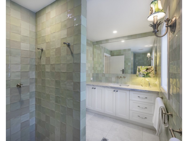 84 Markwell Street, Hamilton QLD 4007