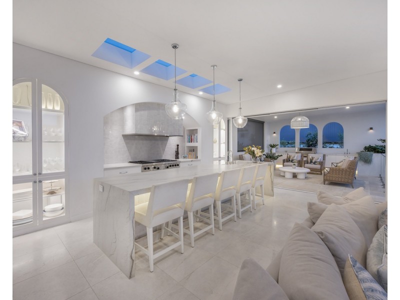 84 Markwell Street, Hamilton QLD 4007