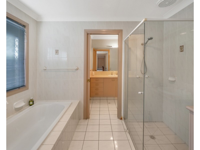 26 Santabelle Crescent, Clear Island Waters QLD 4226