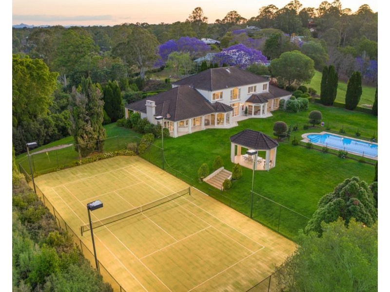 17 Leatherwood Place, Brookfield QLD 4069