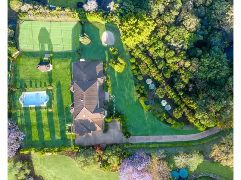 17 Leatherwood Place, Brookfield QLD 4069