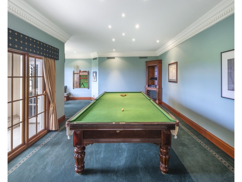 17 Leatherwood Place, Brookfield QLD 4069