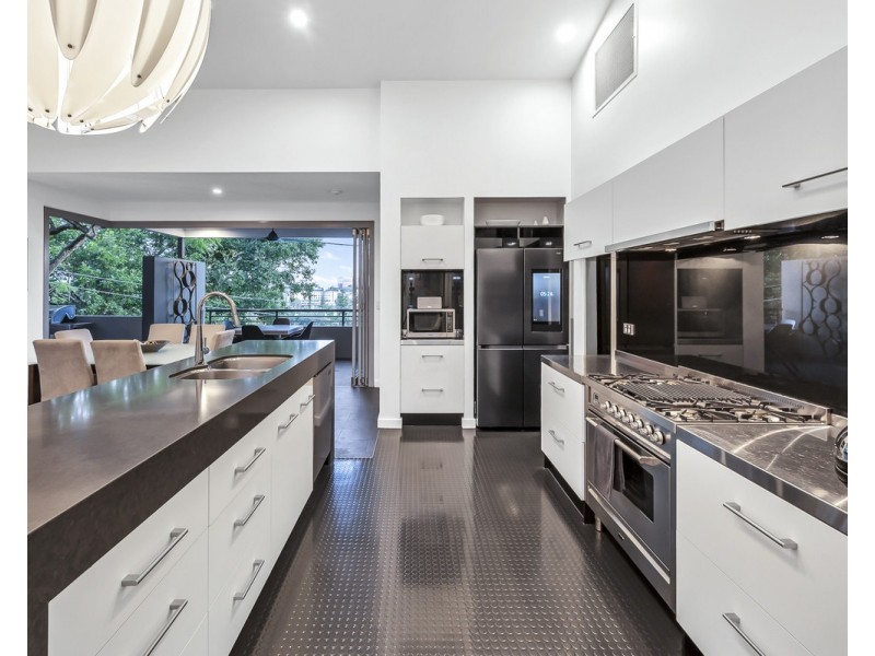 37 Saint James Street, Highgate Hill QLD 4101