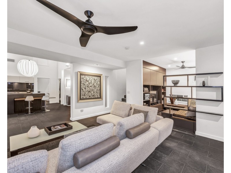 37 Saint James Street, Highgate Hill QLD 4101