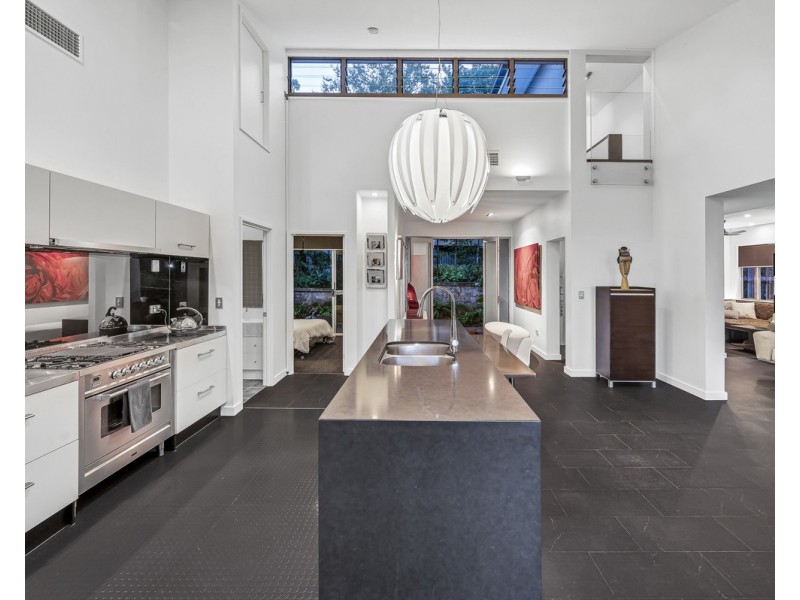 37 Saint James Street, Highgate Hill QLD 4101