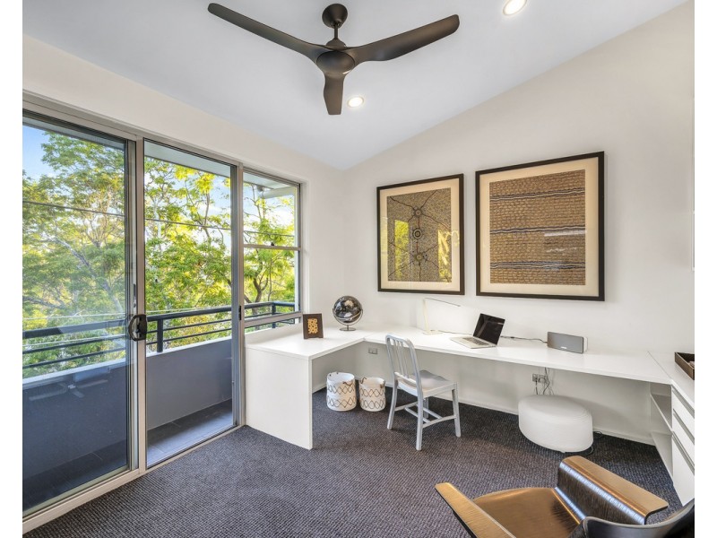 37 Saint James Street, Highgate Hill QLD 4101