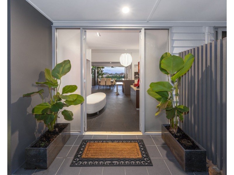 37 Saint James Street, Highgate Hill QLD 4101