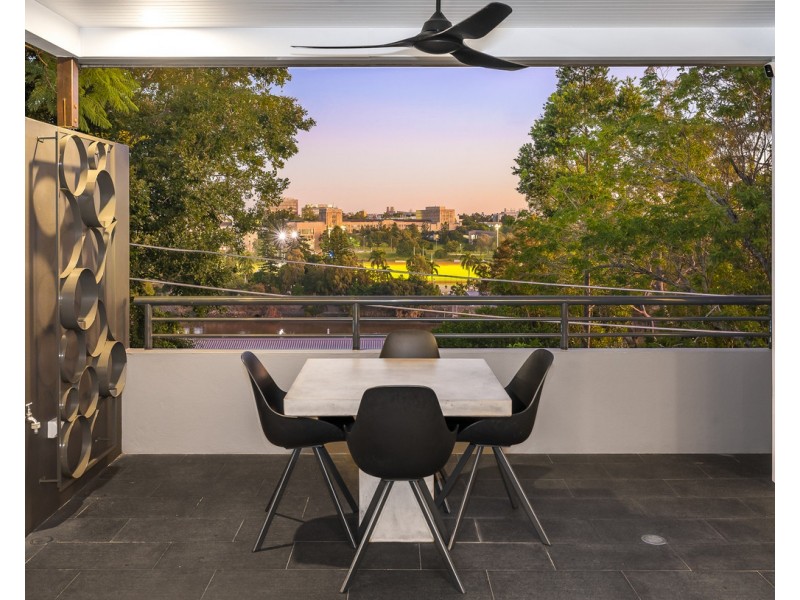 37 Saint James Street, Highgate Hill QLD 4101