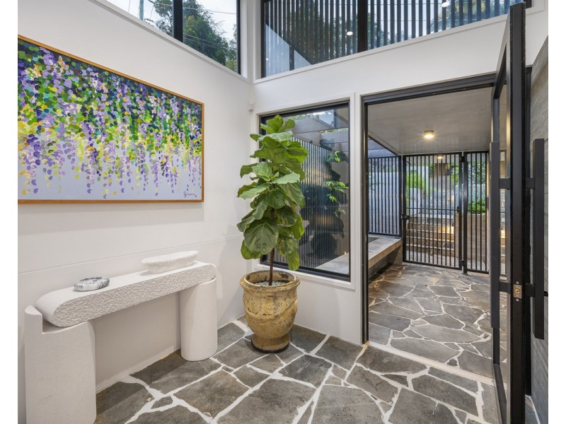 43 Ivy Street, Indooroopilly QLD 4068