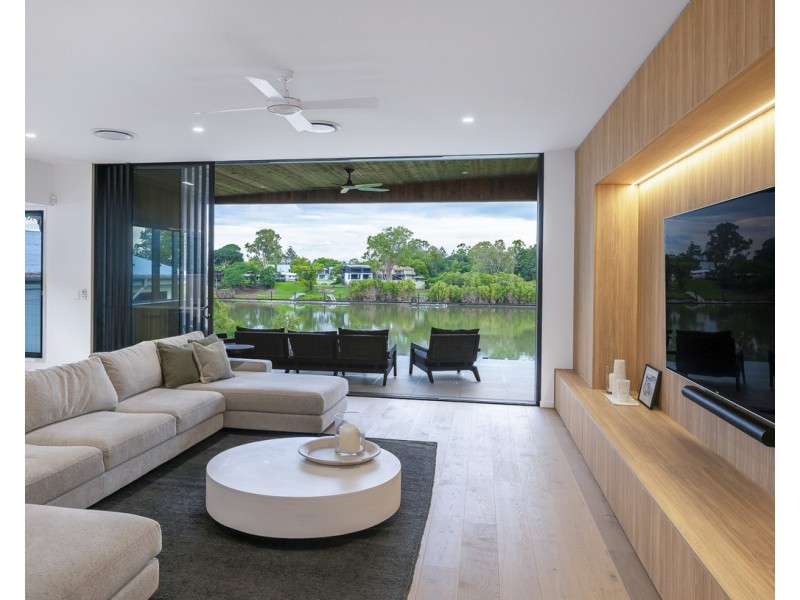 43 Ivy Street, Indooroopilly QLD 4068