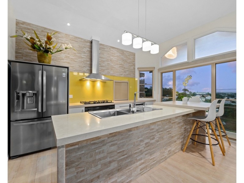 43 Paramount Terrace, Seven Hills QLD 4170