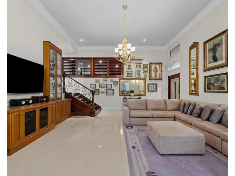 43 Paramount Terrace, Seven Hills QLD 4170