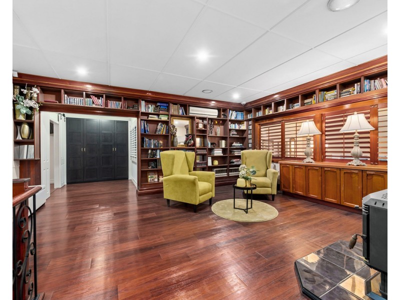 43 Paramount Terrace, Seven Hills QLD 4170