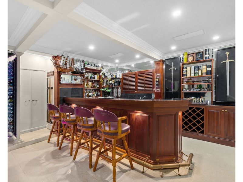 43 Paramount Terrace, Seven Hills QLD 4170