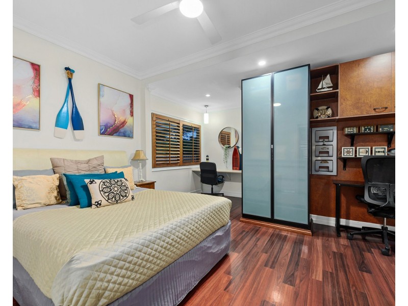 43 Paramount Terrace, Seven Hills QLD 4170