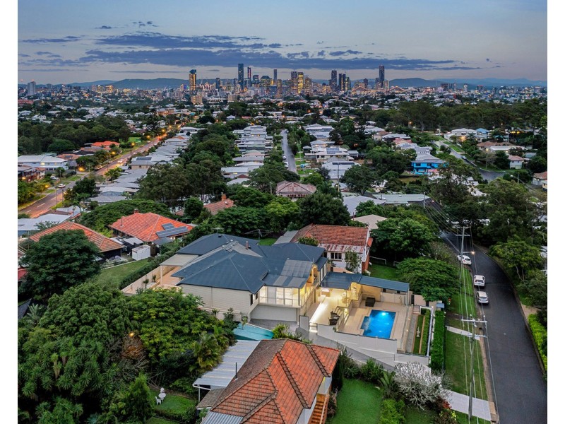 43 Paramount Terrace, Seven Hills QLD 4170