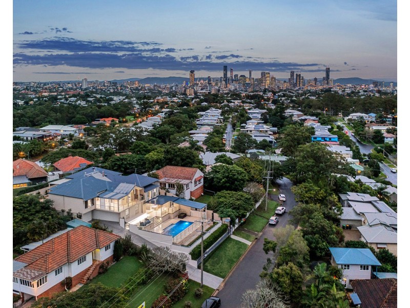 43 Paramount Terrace, Seven Hills QLD 4170