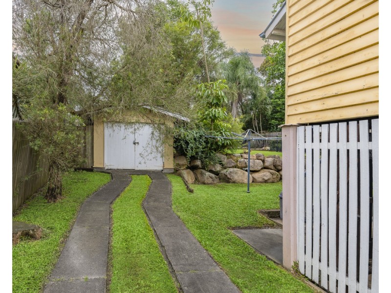 26 Overend Street, Norman Park QLD 4170