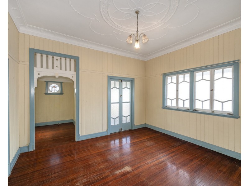 26 Overend Street, Norman Park QLD 4170