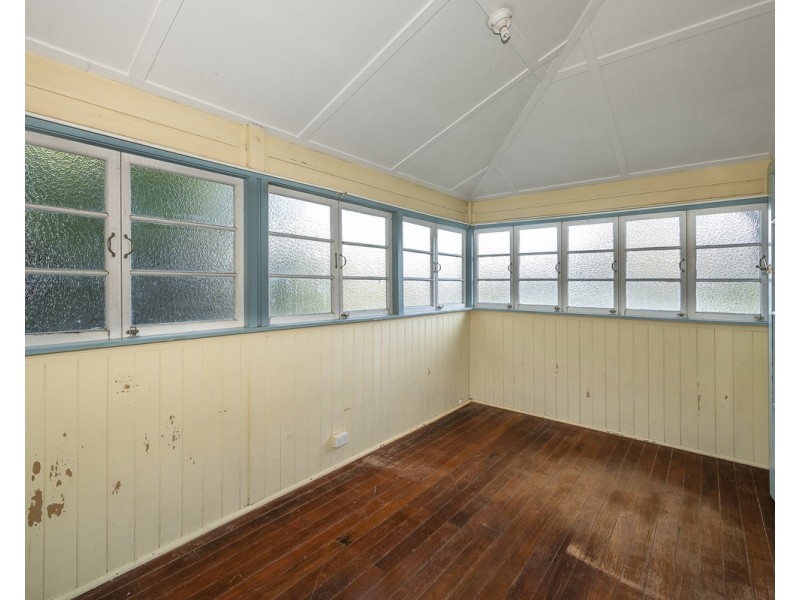 26 Overend Street, Norman Park QLD 4170