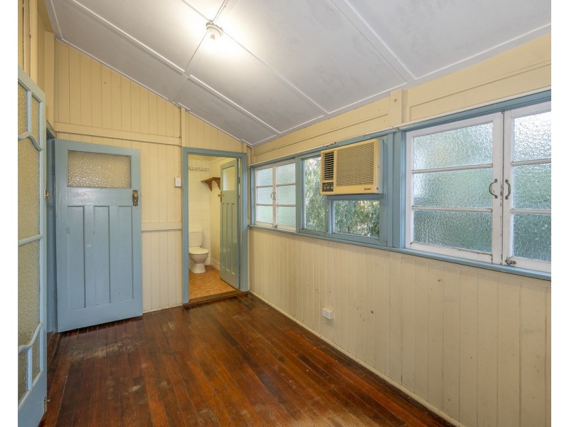 26 Overend Street, Norman Park QLD 4170