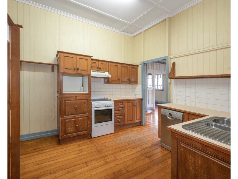 26 Overend Street, Norman Park QLD 4170