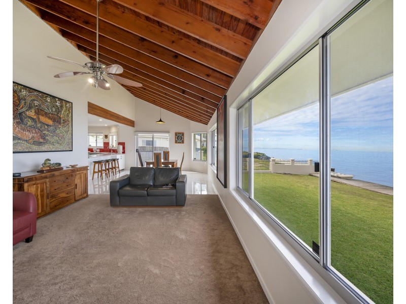 26 Woodcliffe Crescent, Woody Point QLD 4019