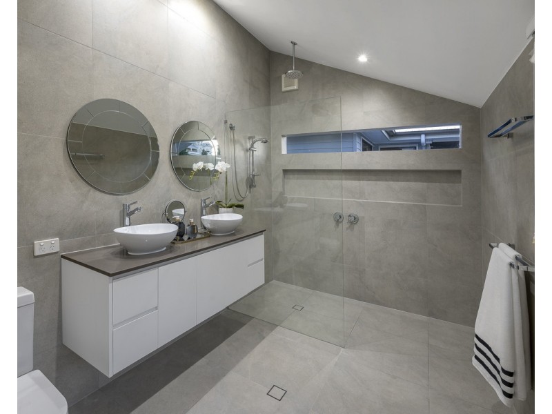 11 Atkinson Street, Hamilton QLD 4007