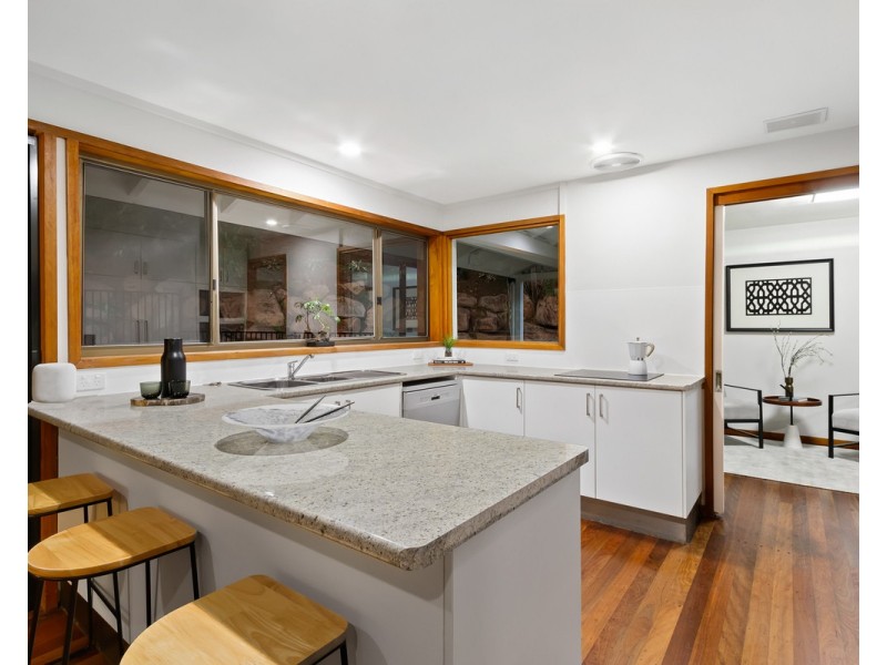 29 Fairweather Street, Kenmore QLD 4069