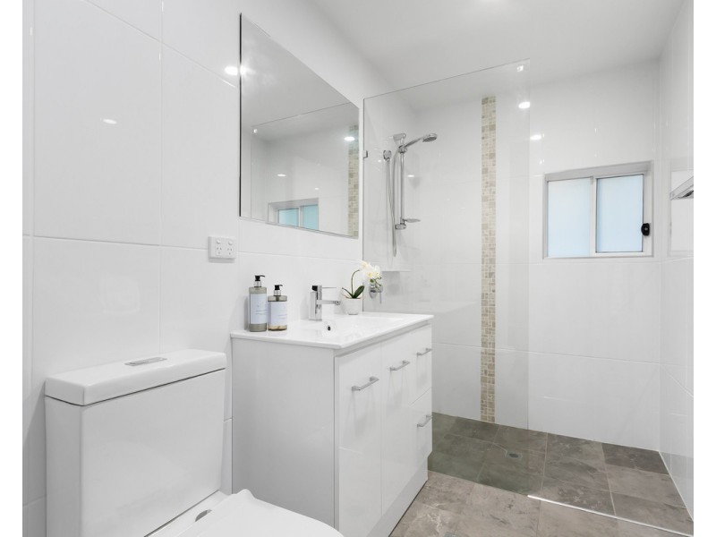 29 Fairweather Street, Kenmore QLD 4069