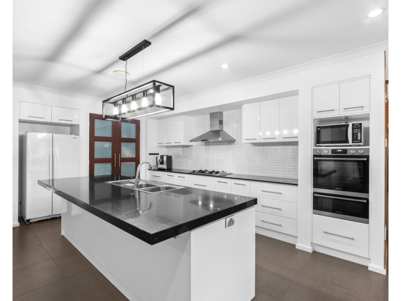 13 Kallatina Terrace, Karalee QLD 4306