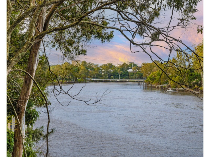 10 Roedean Street, Fig Tree Pocket QLD 4069
