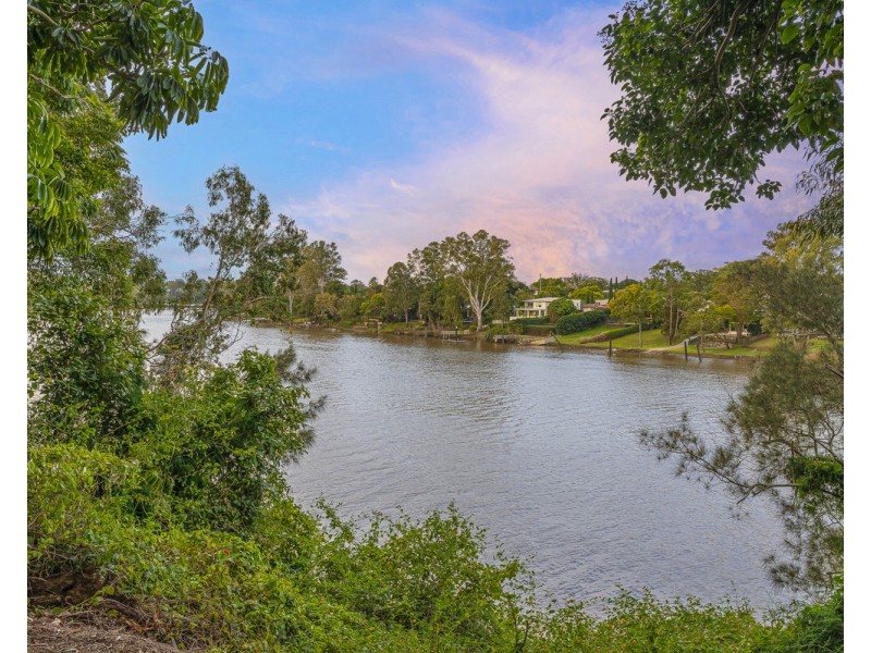 10 Roedean Street, Fig Tree Pocket QLD 4069