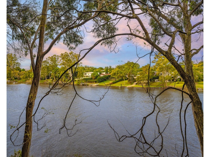 10 Roedean Street, Fig Tree Pocket QLD 4069