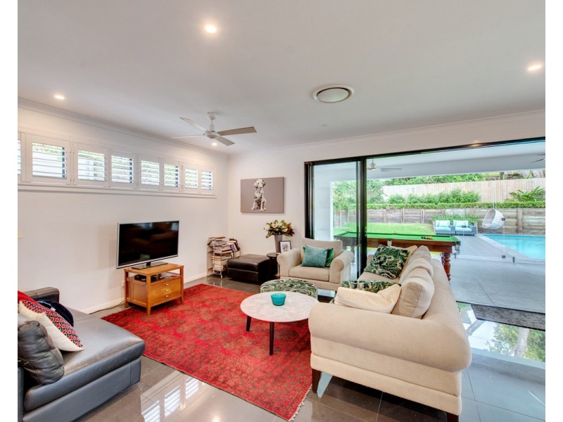 100 Ninth Avenue, St Lucia QLD 4067