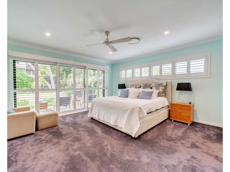 100 Ninth Avenue, St Lucia QLD 4067