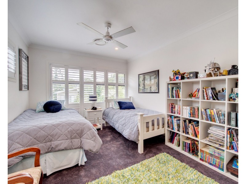 100 Ninth Avenue, St Lucia QLD 4067