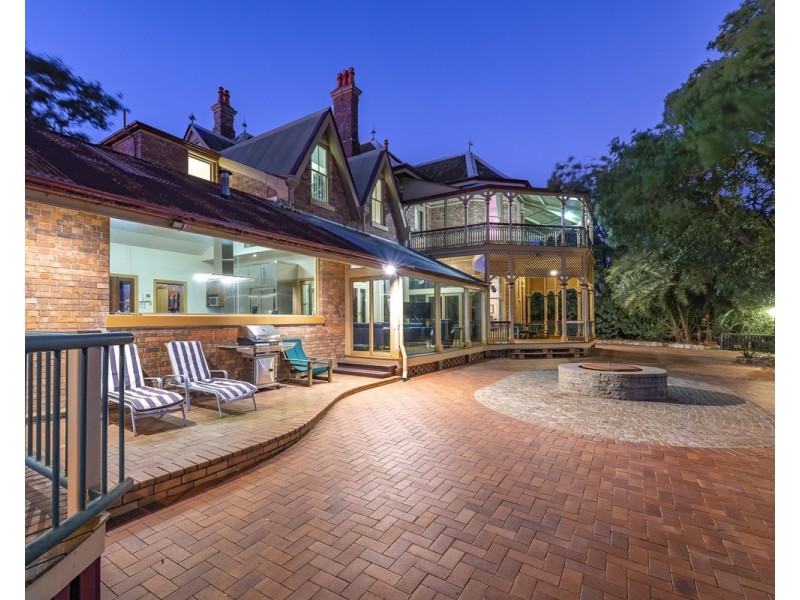 23 Rupert Street, Windsor QLD 4030