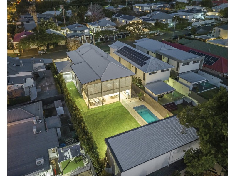 18 Doncaster Street, Hendra QLD 4011