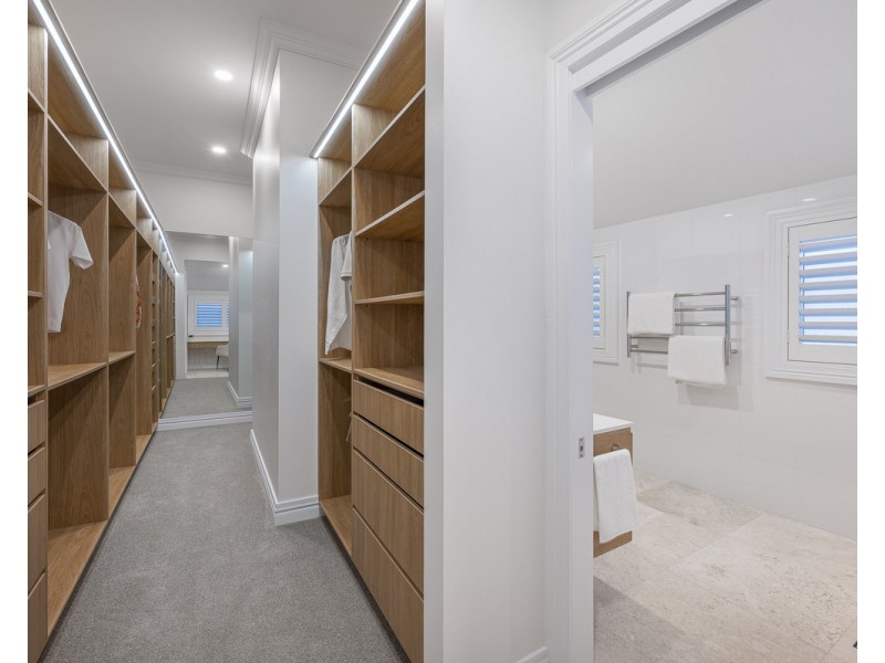 18 Doncaster Street, Hendra QLD 4011